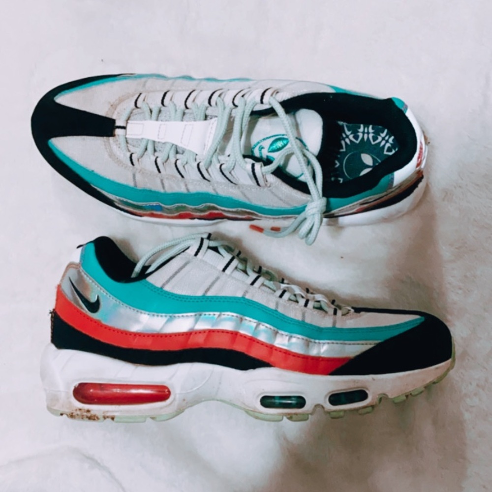 woman’s blue and pink nike air max 95 size 10